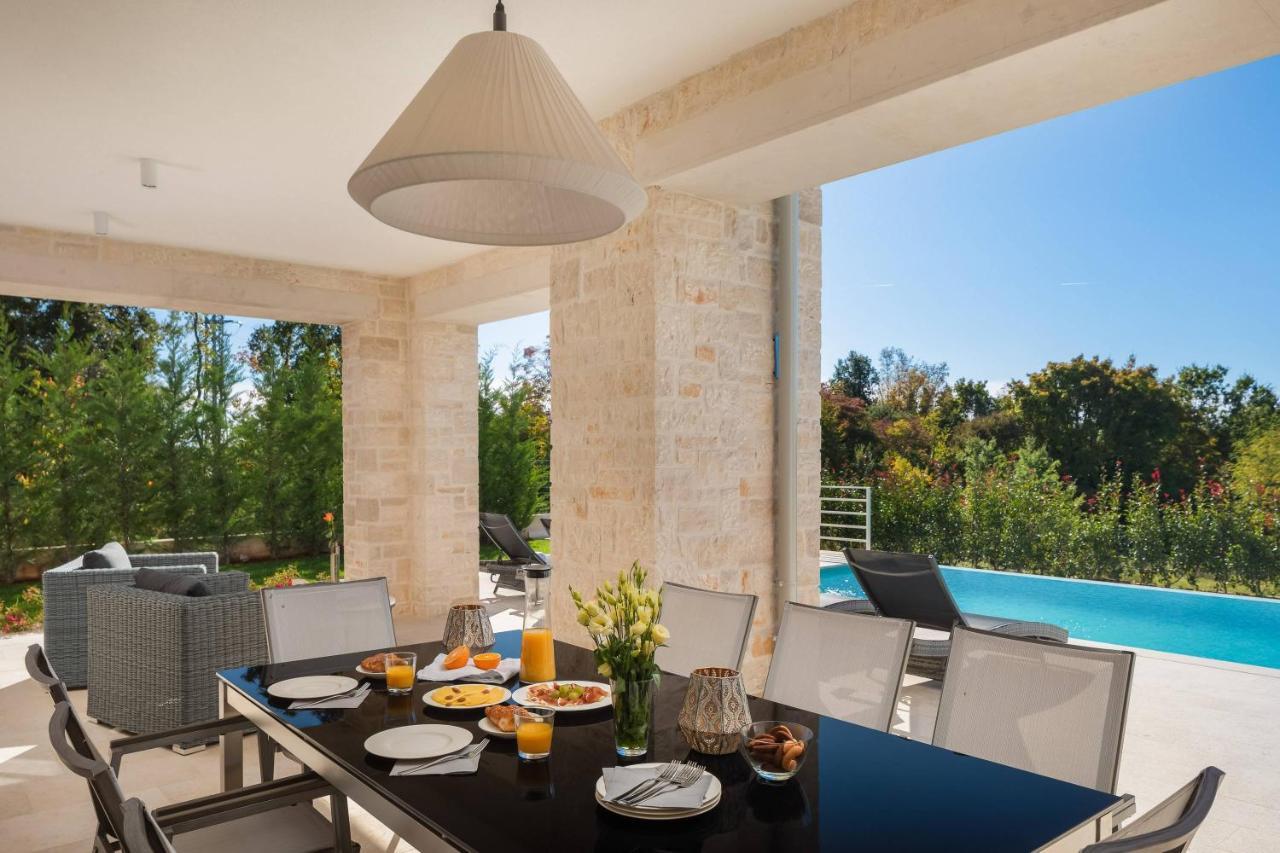 Villa Divine By Ilc Brtonigla Exterior photo